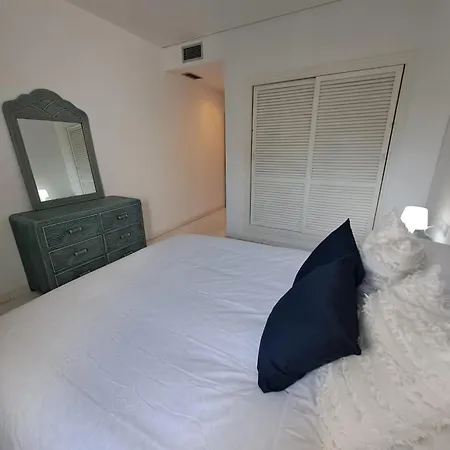 Luxury In Playas Del Duque , Puerto Banus By Holidays & *